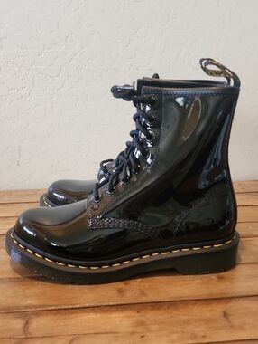 DR Martens Black Patent Lace-Up Platform Boot Size 7 USL